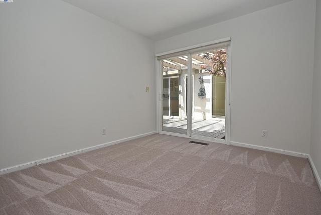727 Paradise Valley Ct, Danville CA: https://media.crmls.org/mediaz/aeee9780-dc40-4db0-a41f-796c68f7255e.jpg