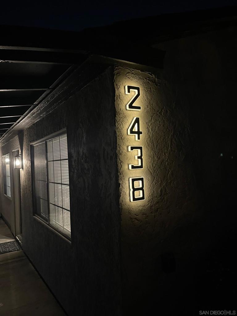 https://media.crmls.org/mediaz/aeef2b4c-4a3b-4f6c-9732-05e623dc106d.jpg?preset=X-Large