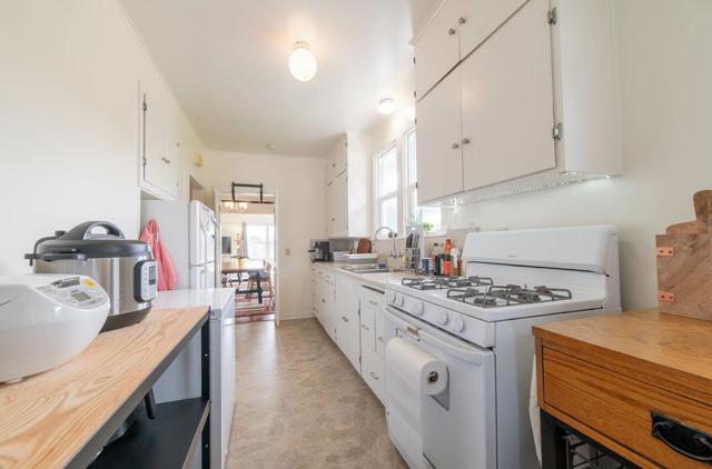 206 Cypress Avenue, Pacific Grove CA: https://media.crmls.org/mediaz/aeef6f6f-b351-4f1a-ac7c-249b2928dec1.jpg