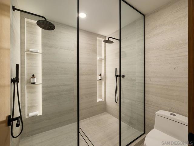 2163 Caminito Circulo Norte, La Jolla CA: https://media.crmls.org/mediaz/aeef78d1-64f9-4ee3-9b6b-677115c16253.jpg