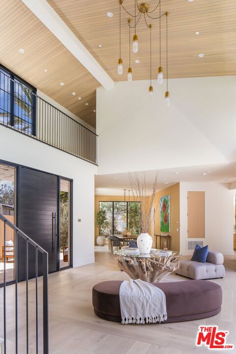 1749 Mandeville Lane, Los Angeles CA: https://media.crmls.org/mediaz/aeefca68-9a01-484d-a656-3f178c8c1fb6.jpg
