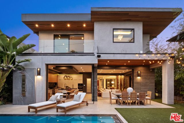 816 N Stanley Avenue, Los Angeles CA: https://media.crmls.org/mediaz/aef009e1-c59e-4d44-a5d6-5b3d5decf5fd.jpg