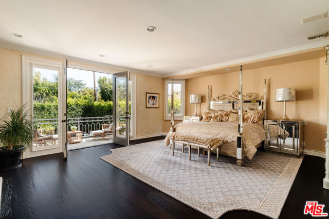 1202 San Vicente Boulevard, Santa Monica CA: https://media.crmls.org/mediaz/aef0376f-18c5-4e75-b689-ad9e50952840.jpg