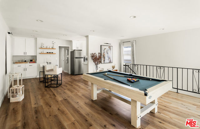 151 S Rexford Drive, Beverly Hills CA: https://media.crmls.org/mediaz/aef048e4-9e9a-4db9-9424-b49428e6646a.jpg