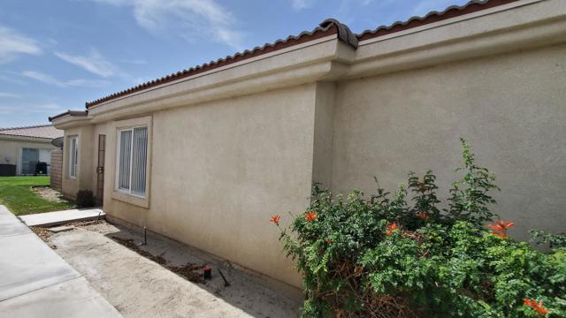 47395 Monroe Street, Indio CA: https://media.crmls.org/mediaz/aef0e477-0d8a-49a4-b8d5-58de2661f57d.jpg