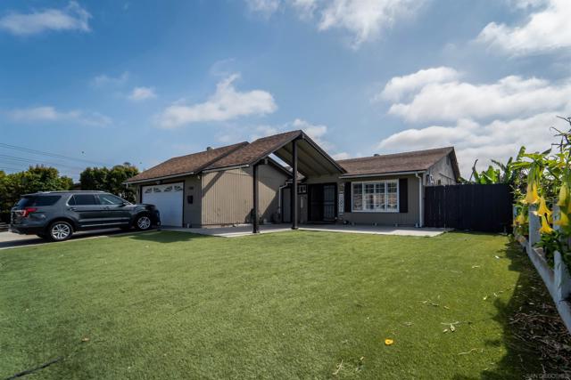 1260 Finch Pl, Chula Vista CA: https://media.crmls.org/mediaz/aef109bb-e183-4ab3-9164-b3e3b93965f6.jpg