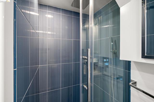 Image 29 of 49 For 271 Montana St