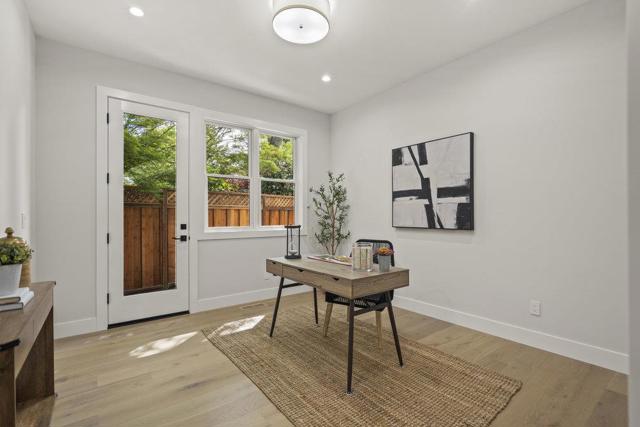 1303 American Way, Menlo Park CA: https://media.crmls.org/mediaz/aef2f20f-3a07-4518-8821-c26a729eb247.jpg