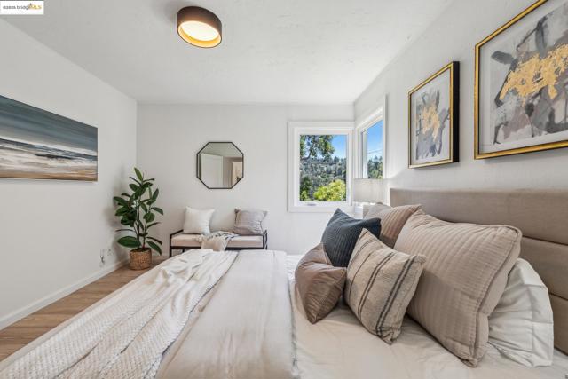 7069 Saroni Dr, Oakland CA: https://media.crmls.org/mediaz/aef2f8a9-e0f3-4037-81e5-6fbf53d41e20.jpg
