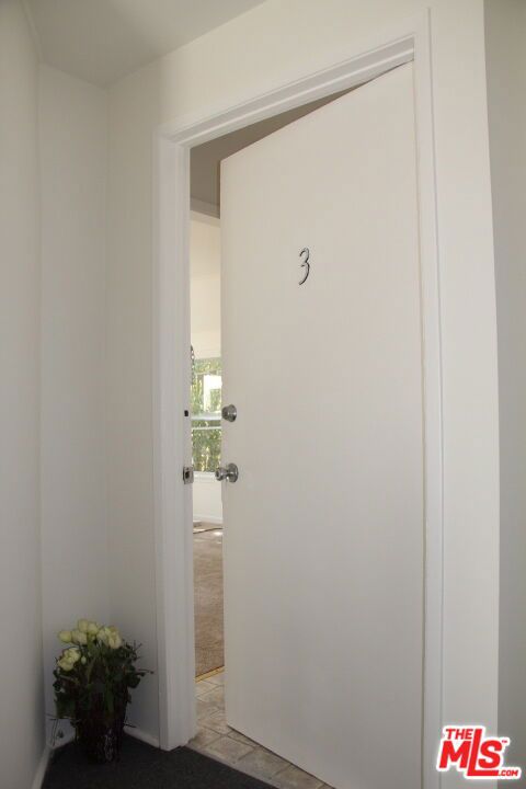 29 Brooks Avenue, Venice CA: https://media.crmls.org/mediaz/aef30bf6-3279-42cc-90dd-70042336e035.jpg