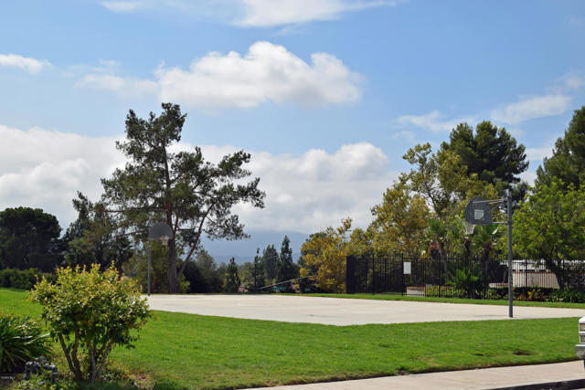 2462 Rikkard Drive, Thousand Oaks CA: https://media.crmls.org/mediaz/aef32a75-b45b-4e81-be18-e200e3f576f0.jpg