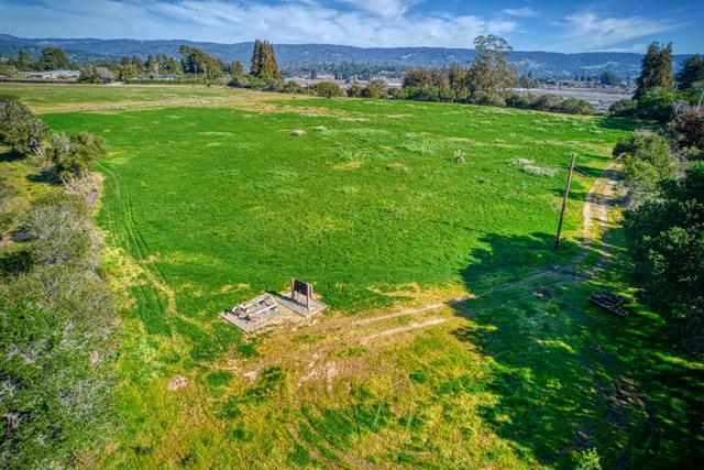 571 Calabasas Road, Corralitos CA: https://media.crmls.org/mediaz/aef3476f-633b-446c-84bb-7a572ffed7c7.jpg