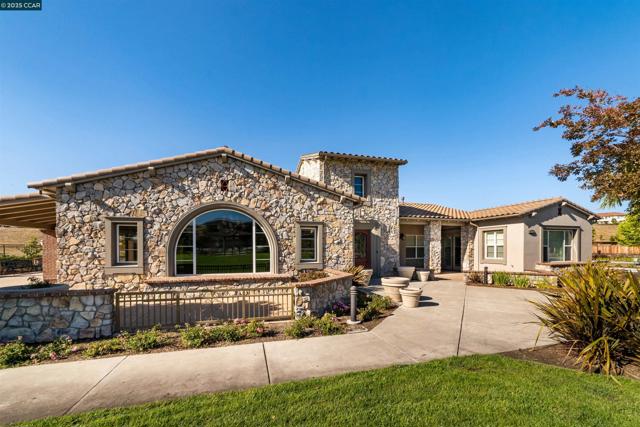 5617 Evolene St, Danville CA: https://media.crmls.org/mediaz/aef37351-e807-4798-a5de-ab98624cadd7.jpg
