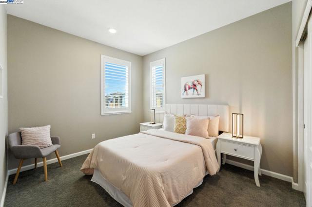 418 Desert Holly St, Milpitas CA: https://media.crmls.org/mediaz/aef3afd8-197c-4a64-bb40-aa87ec7b4210.jpg