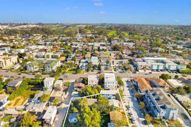 918 27Th St, San Diego CA: https://media.crmls.org/mediaz/aef3de0e-4aab-49db-8f0d-ee90c4e3c020.jpg