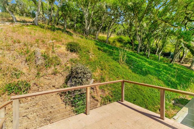 411 Hecker Pass Road, Watsonville CA: https://media.crmls.org/mediaz/aef3e432-329c-4eff-96b0-fc49c5b195d3.jpg
