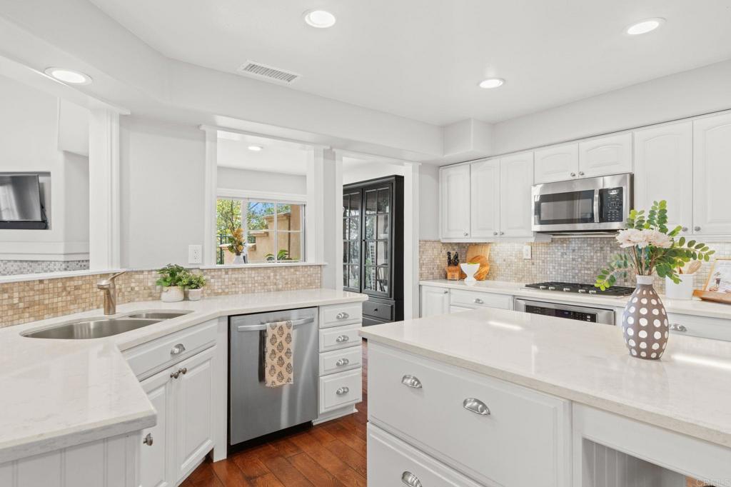 12041 Tivoli Park Row - photo 6