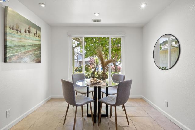 139 Justin Cir, Alameda CA: https://media.crmls.org/mediaz/aef52bf2-262b-4f77-96c0-c5f21dc8dc0a.jpg