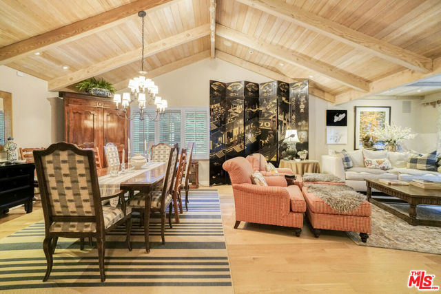 9420 Eden Drive, Beverly Hills CA: https://media.crmls.org/mediaz/aef545bb-3db5-40d6-81a4-cc804096e66e.jpg