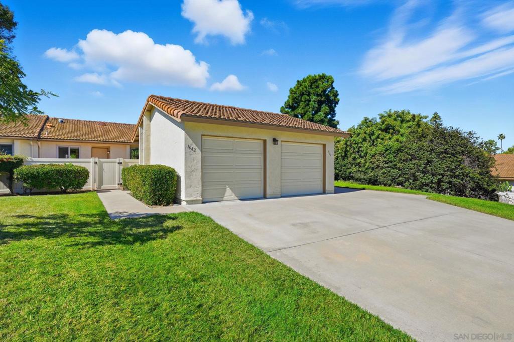 1642 FORESTDALE DR