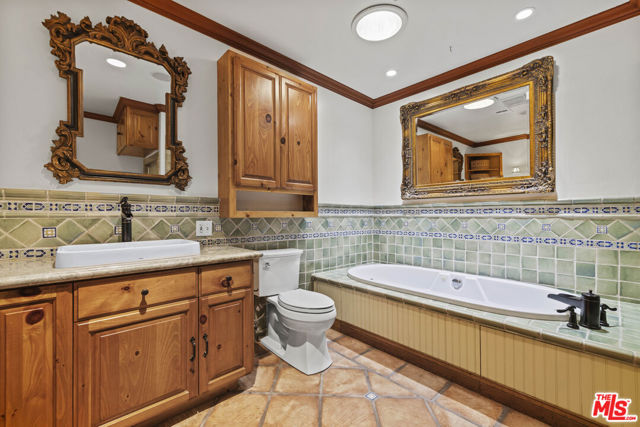 22651 Calvert Street, Woodland Hills CA: https://media.crmls.org/mediaz/aef5cbec-73e2-416f-847d-044f2bfed7b8.jpg