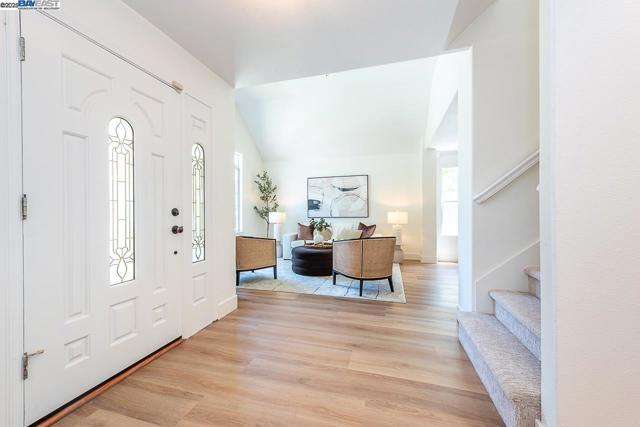 34233 Perry Glen Ter, Union City CA: https://media.crmls.org/mediaz/aef5d710-74e6-4fd1-8eba-930bfec09180.jpg