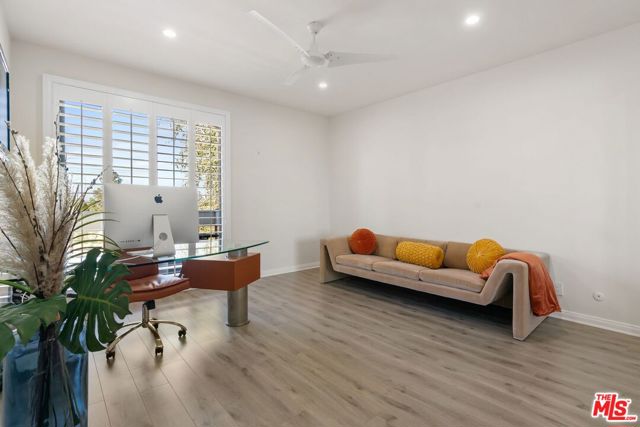17130 Burbank Boulevard, Encino CA: https://media.crmls.org/mediaz/aef6a1f5-9c1c-4acc-9f45-d2569eb92802.jpg