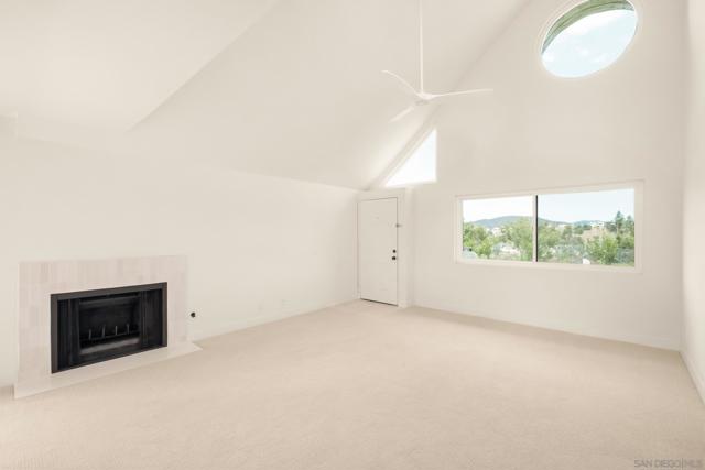 17925 Caminito Pinero, San Diego CA: https://media.crmls.org/mediaz/aef6e5be-0cd0-4362-9443-0a1652fcb691.jpg