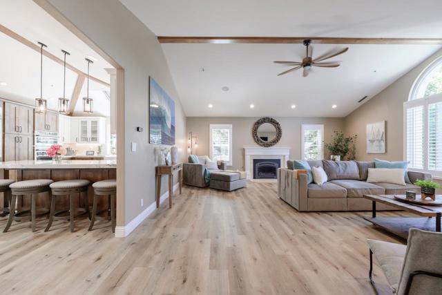 307 Sidesaddle Circle, Scotts Valley CA: https://media.crmls.org/mediaz/aef72d22-25c6-45dd-8c1e-1022d6569860.jpg