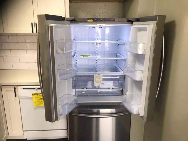 28 Houston Street, San Francisco CA: https://media.crmls.org/mediaz/aef77a76-fbed-440b-8c64-f399d7cf447a.jpg