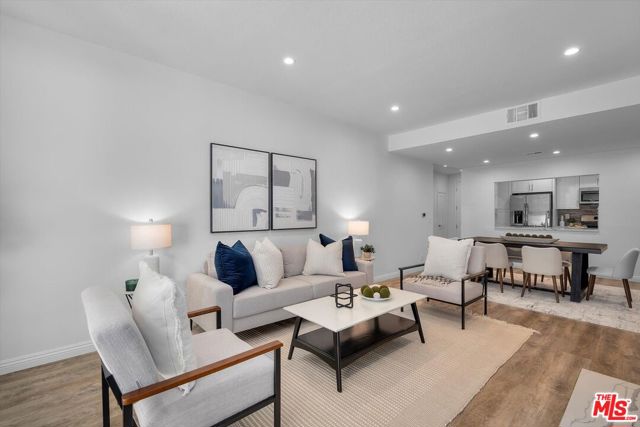 1650 Veteran Avenue, Los Angeles CA: https://media.crmls.org/mediaz/aef7f6ac-b7b8-46db-a8ba-fd4bbde663d2.jpg