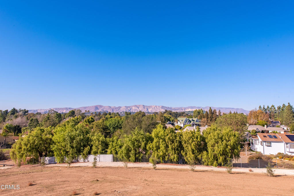 https://media.crmls.org/mediaz/aefa1bdf-4bfd-4e6f-8951-5c3634acbb1d.jpg?preset=X-Large