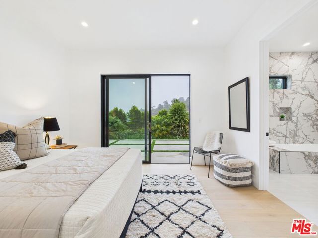4637 Dunas Lane, Tarzana CA: https://media.crmls.org/mediaz/aefa1f0a-9049-492b-8a3b-4a7fa996dae9.jpg