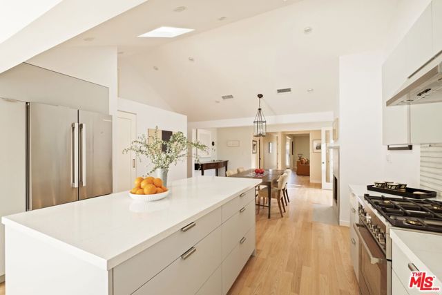 825 Coeur D Alene Avenue, Venice CA: https://media.crmls.org/mediaz/aefa5c79-afeb-4182-b595-41b4c1243be3.jpg