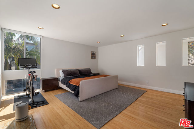 Drew Fenton | 11925 Goshen Avenue Los Angeles CA | MLS: 7475453 Drew Fenton | 11925 Goshen Avenue Los Angeles CA | MLS: 7475453