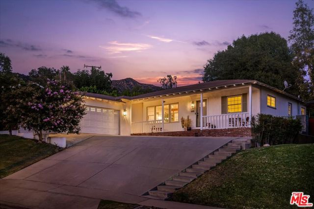 336 N Bradoaks Avenue, Monrovia CA: https://media.crmls.org/mediaz/aefb6b02-dcd6-41b1-a1cb-f7c1db9e7af4.jpg