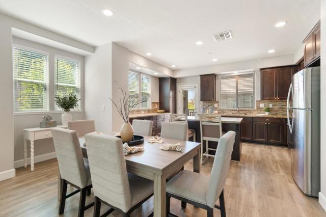 701 Tierney Place, Martinez CA: https://media.crmls.org/mediaz/aefbab83-94dd-462b-9bc8-f23ae13f4aa1.jpg