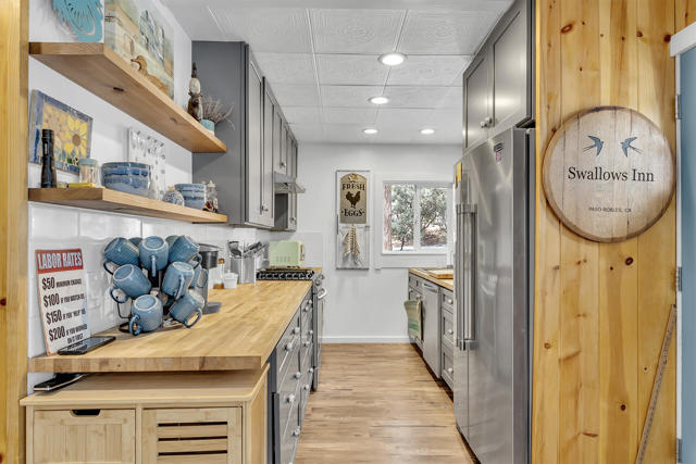 53125 Overlook Drive, Idyllwild CA: https://media.crmls.org/mediaz/aefbe7b1-45dd-4cd5-8ff7-bd171ad4fc5c.jpg