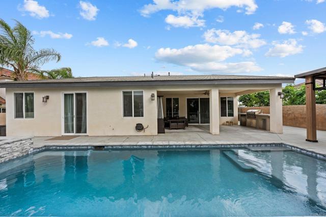 40359 Heirloom Court, Murrieta CA: https://media.crmls.org/mediaz/aefbf2e4-1e9b-4762-a4b3-68d940a04db5.jpg