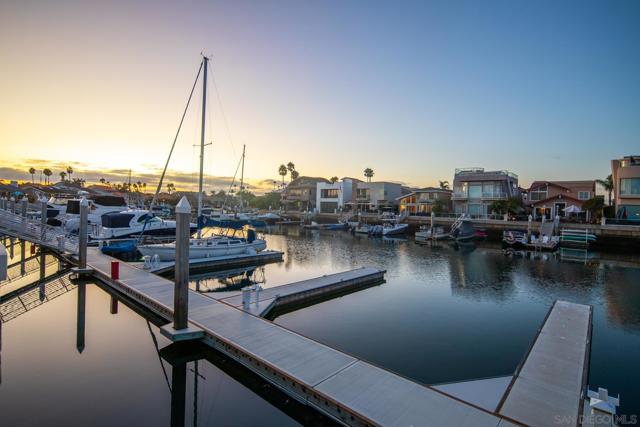 24 Bahama Bend, Coronado CA: https://media.crmls.org/mediaz/aefc2341-292a-474c-85dd-1f37a8a9998e.jpg