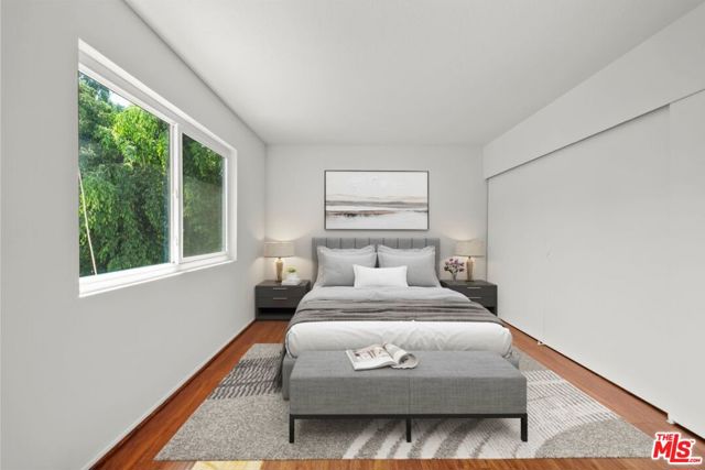 5840 Etiwanda Avenue, Tarzana CA: https://media.crmls.org/mediaz/aefc25bc-b7bb-4611-9959-35f953553761.jpg