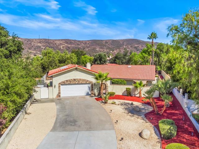 16345 Bassett Ct, Ramona CA: https://media.crmls.org/mediaz/aefc380f-5b0f-4765-94de-09876ecfcb6e.jpg