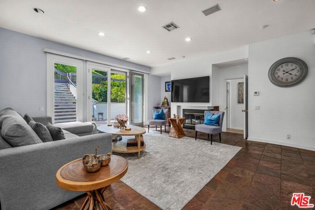 10321 Rochester Avenue, Los Angeles CA: https://media.crmls.org/mediaz/aefc4458-ce98-47a4-98eb-2c7798a5037f.jpg
