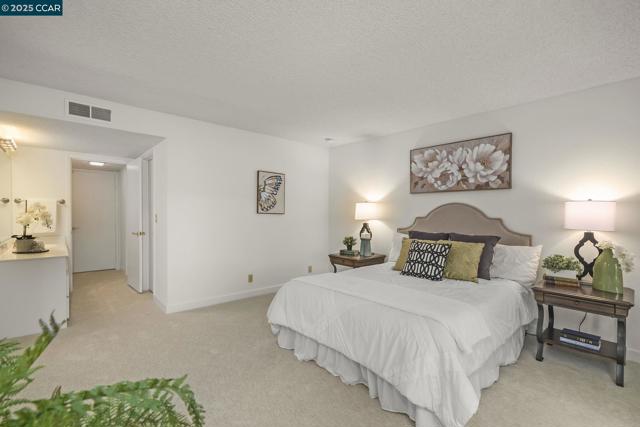 975 Terra California Dr, Walnut Creek CA: https://media.crmls.org/mediaz/aefc8f7b-289f-4529-85bc-f0945d3cd0c0.jpg