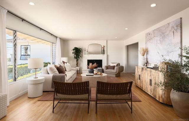 5926 Germaine Ln, La Jolla CA: https://media.crmls.org/mediaz/aefcb9bc-b591-4287-bac4-bac64f457daa.jpg