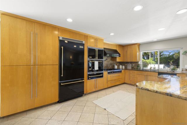 1510 Orangeview Dr, Encinitas CA: https://media.crmls.org/mediaz/aefdddfb-a782-4a15-bf53-91e950cd5cbf.jpg