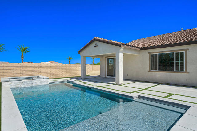 58229 Coral View Way, La Quinta CA: https://media.crmls.org/mediaz/aefe2486-1033-4406-9dae-3d4ec86d1f18.jpg