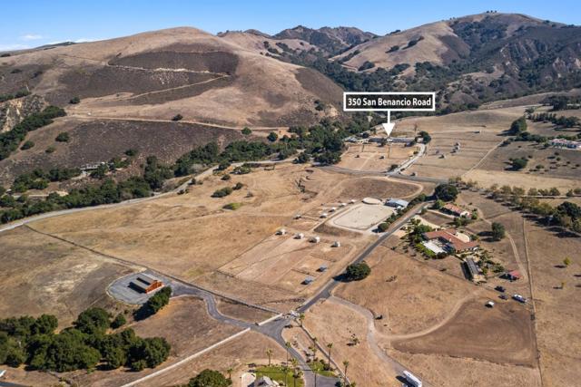 350 San Benancio Road, Salinas CA: https://media.crmls.org/mediaz/aefe91af-b7c0-43c9-891d-fa508f916218.jpg