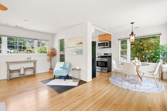 206 Bayview Court, Aptos CA: https://media.crmls.org/mediaz/aefea8c4-b1fb-4fef-9499-da652a08c857.jpg