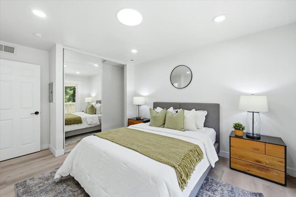https://media.crmls.org/mediaz/aefef266-8319-4099-b0d6-0b501f0f0bd4.jpg?preset=X-Large